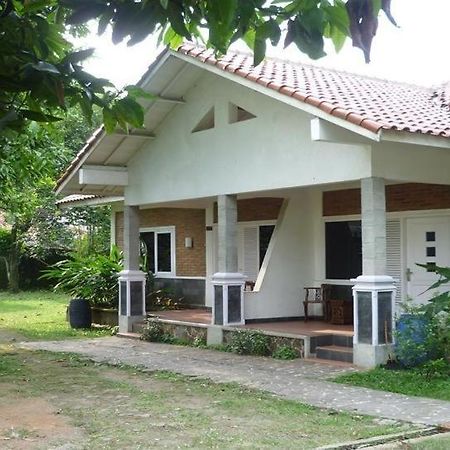 Intan Hotel Purwakarta Luaran gambar