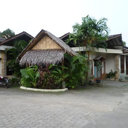 Intan Hotel Purwakarta Luaran gambar
