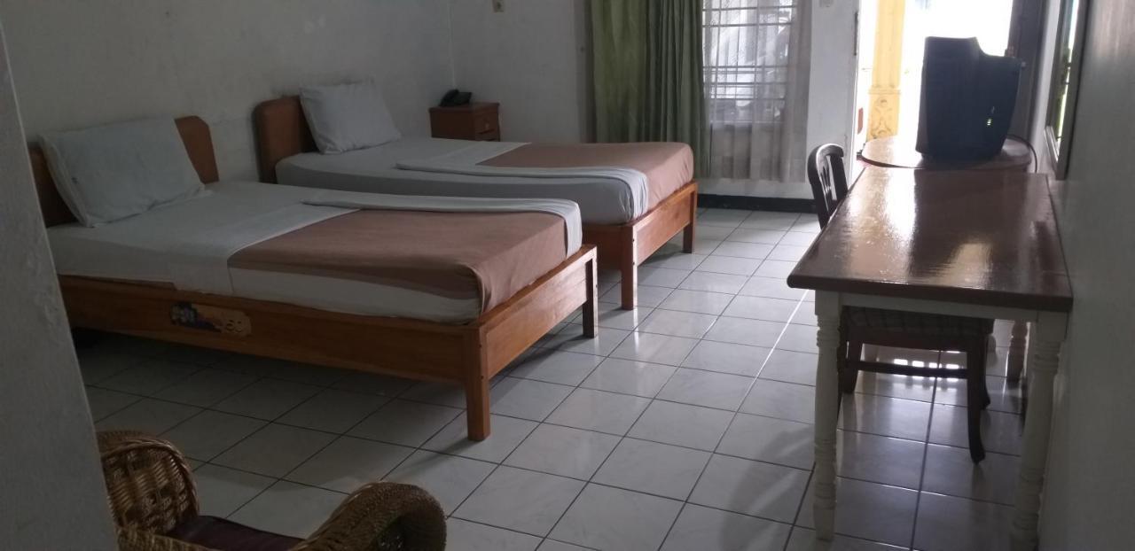 Intan Hotel Purwakarta Luaran gambar