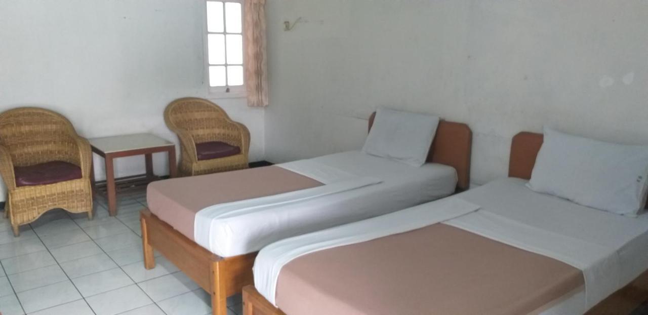 Intan Hotel Purwakarta Luaran gambar