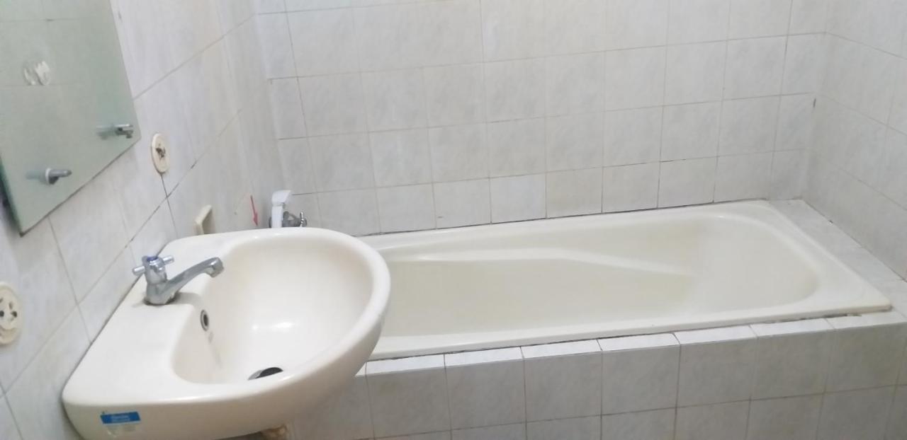 Intan Hotel Purwakarta Luaran gambar