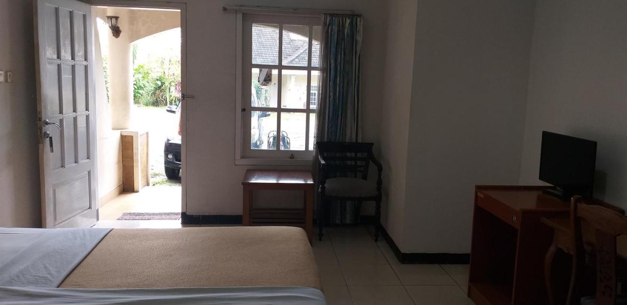 Intan Hotel Purwakarta Luaran gambar
