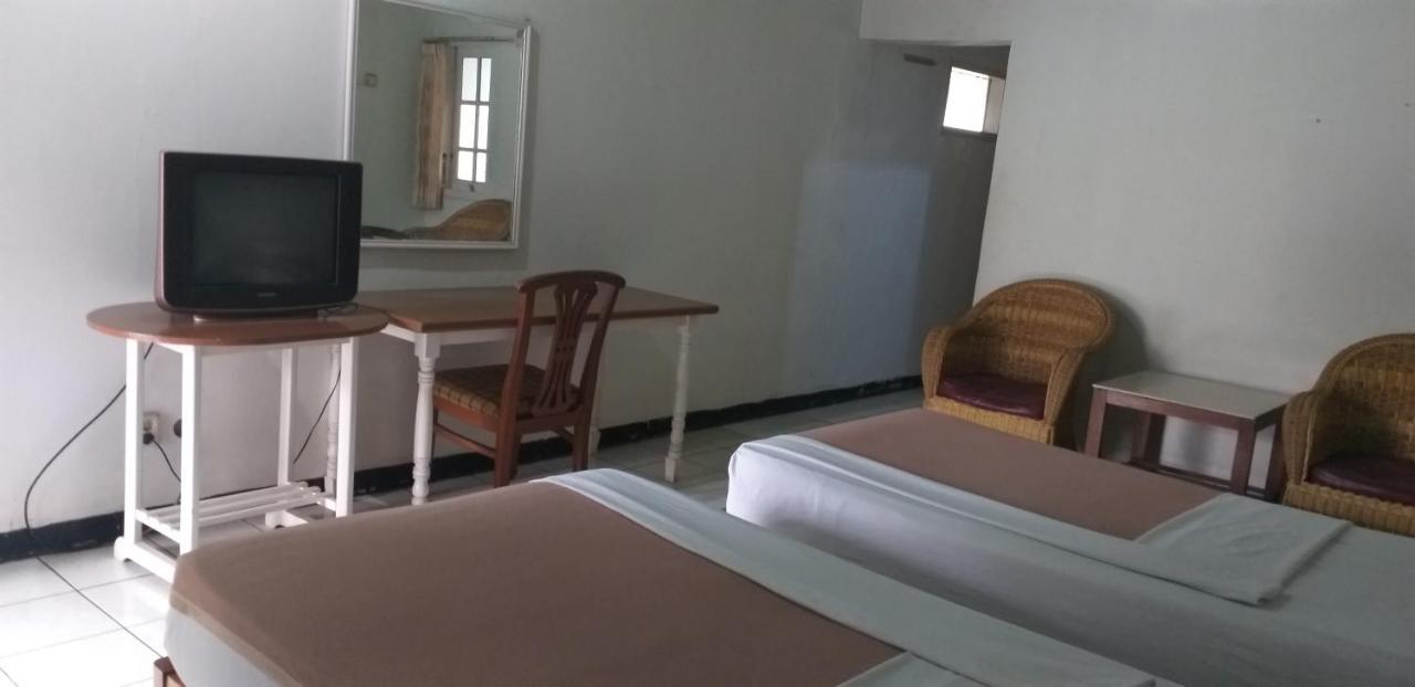 Intan Hotel Purwakarta Luaran gambar