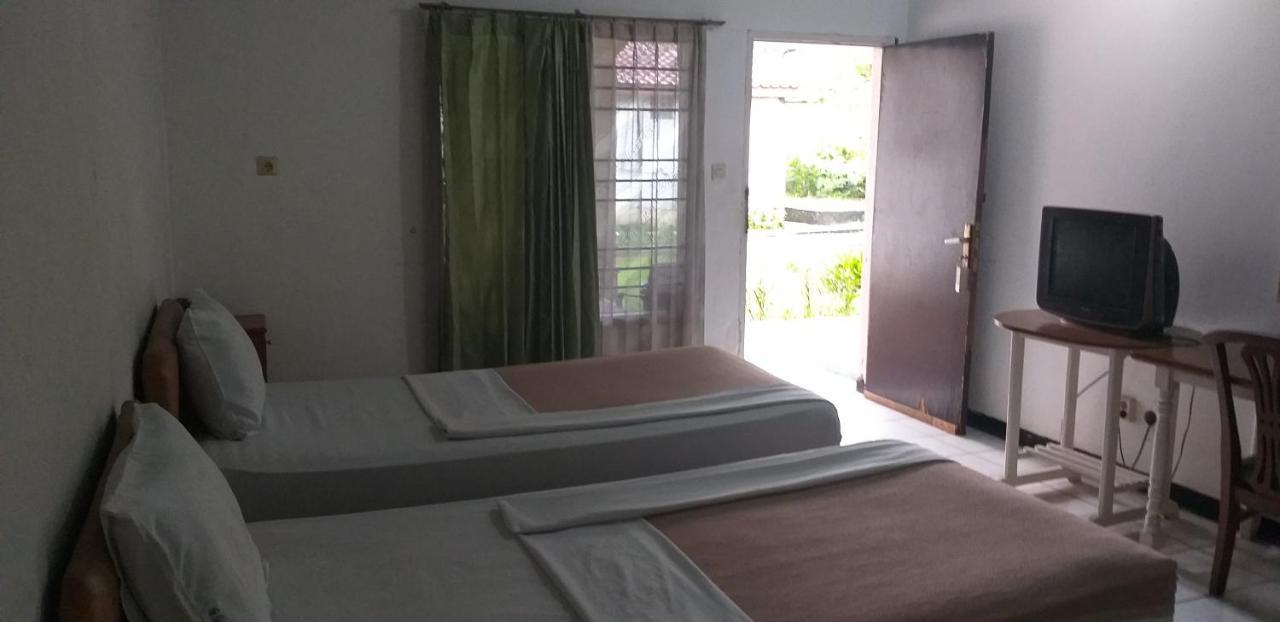 Intan Hotel Purwakarta Luaran gambar